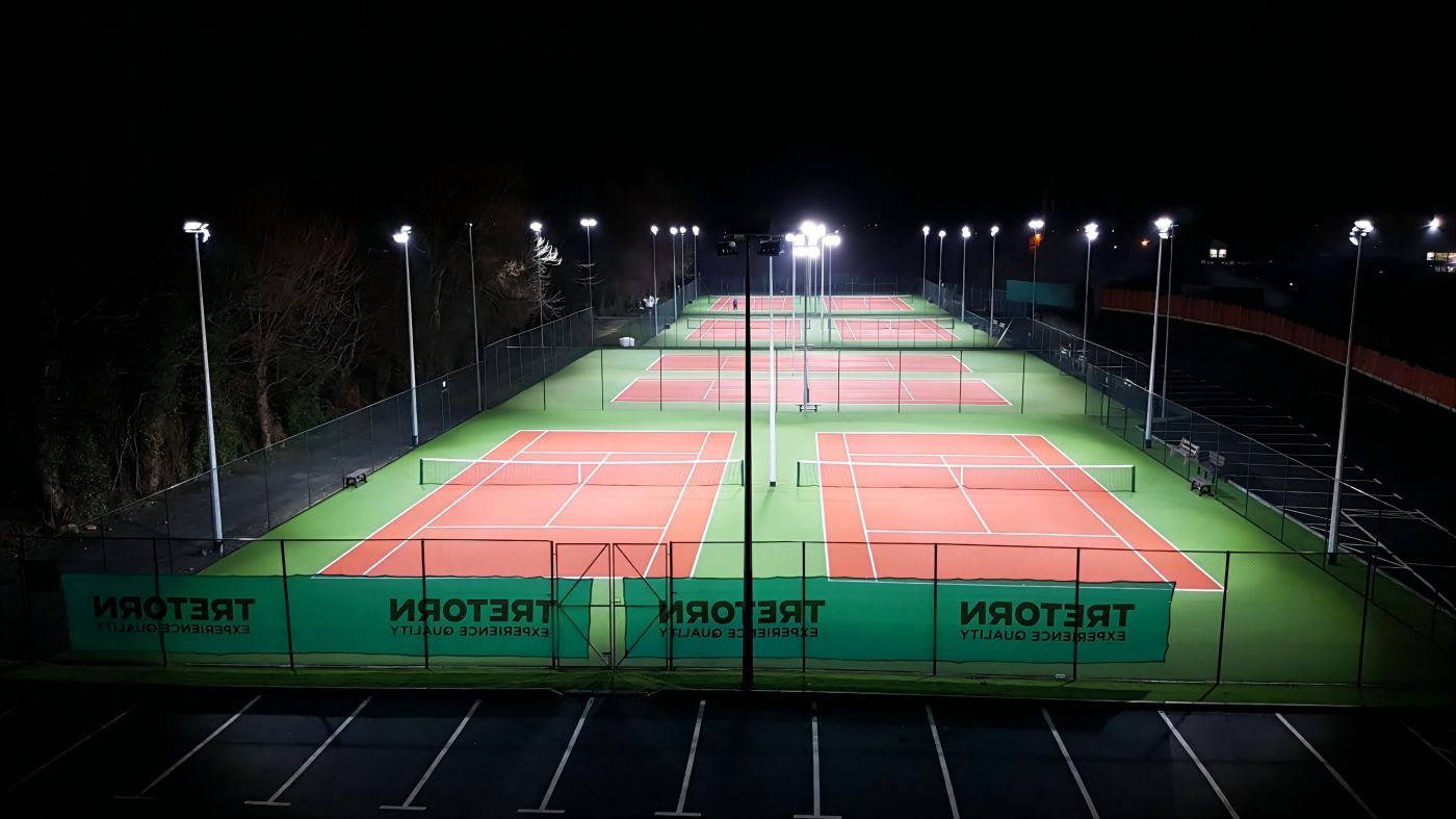 Iluminación LED de pista de tenis Guid1